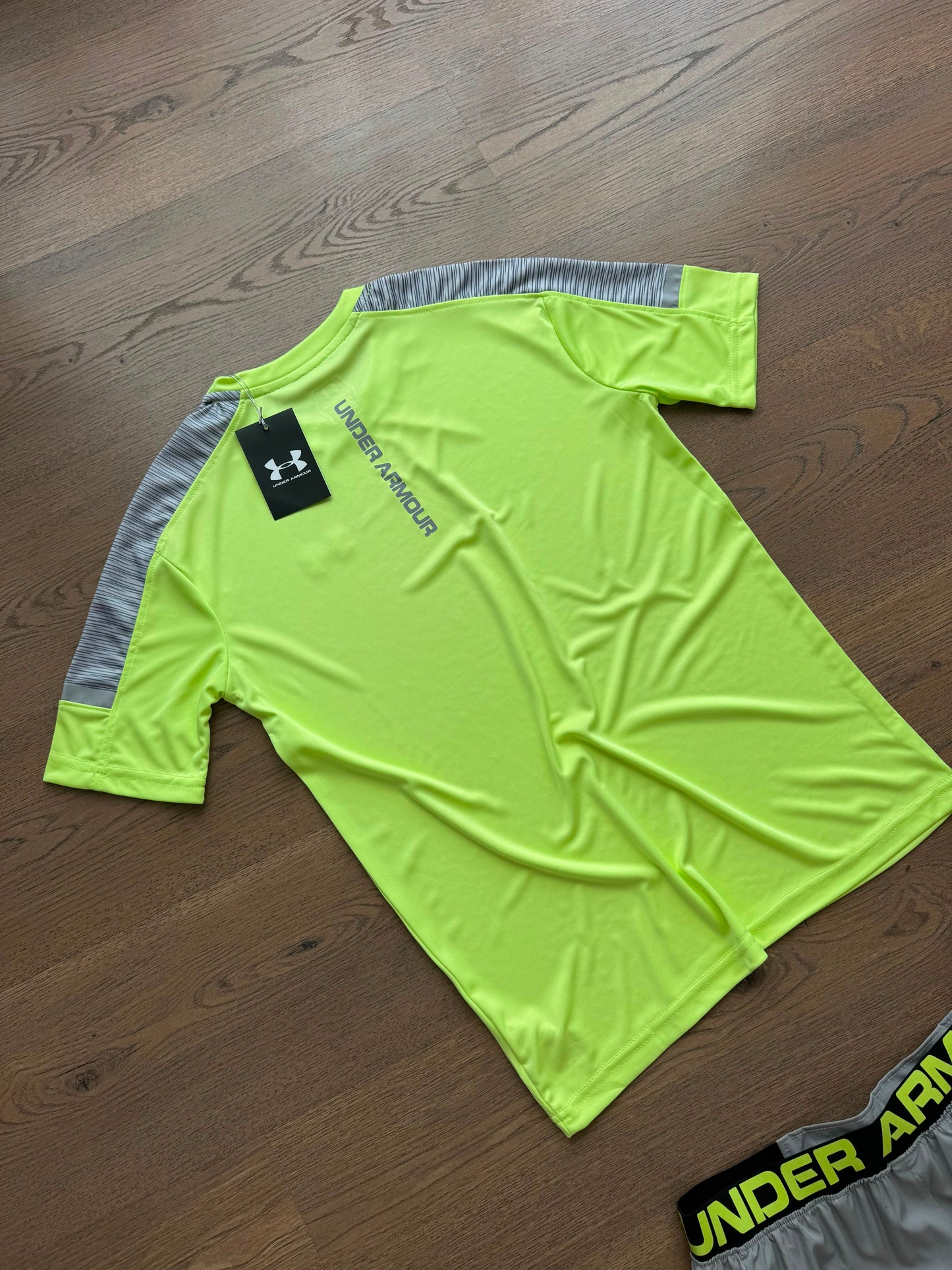 CONJUNTO CORTO - UNDER ARMOUR - M3