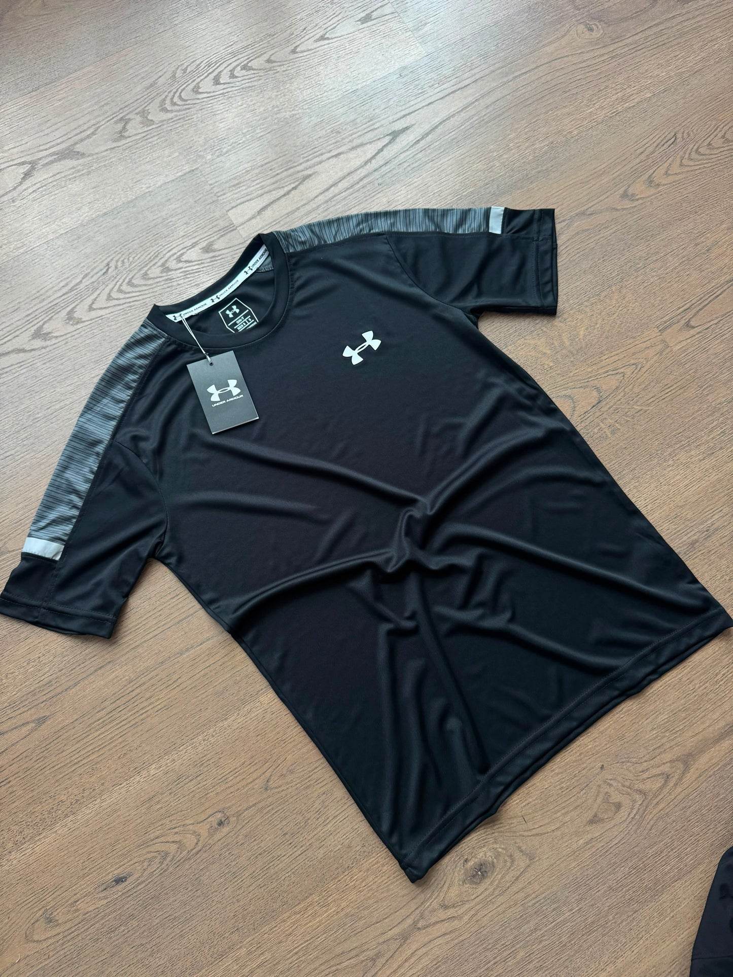 CONJUNTO CORTO - UNDER ARMOUR - M4