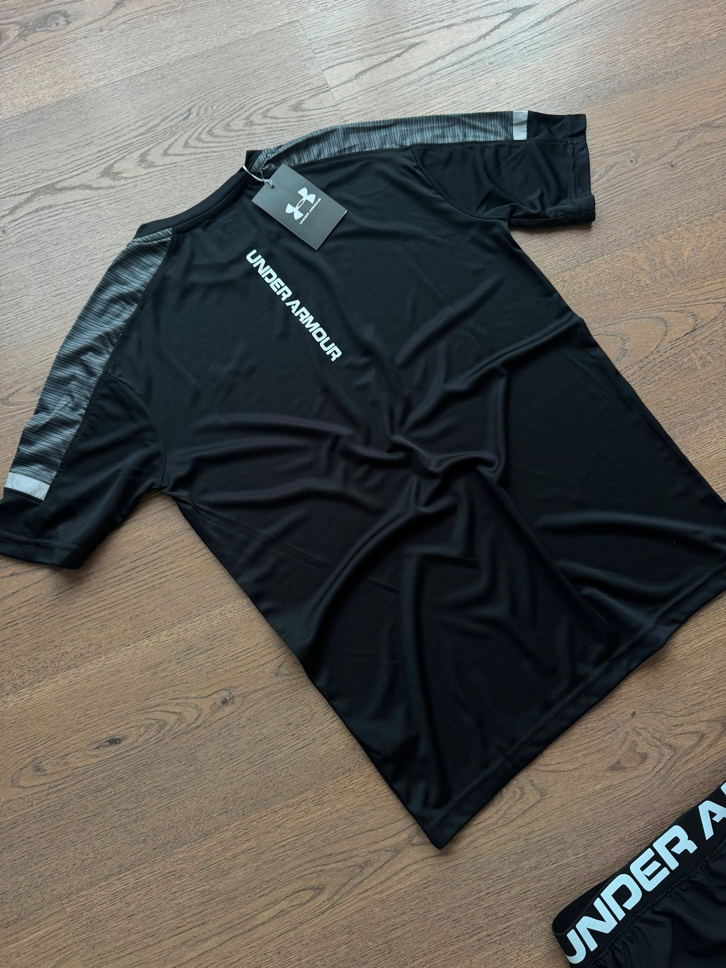 CONJUNTO CORTO - UNDER ARMOUR - M4
