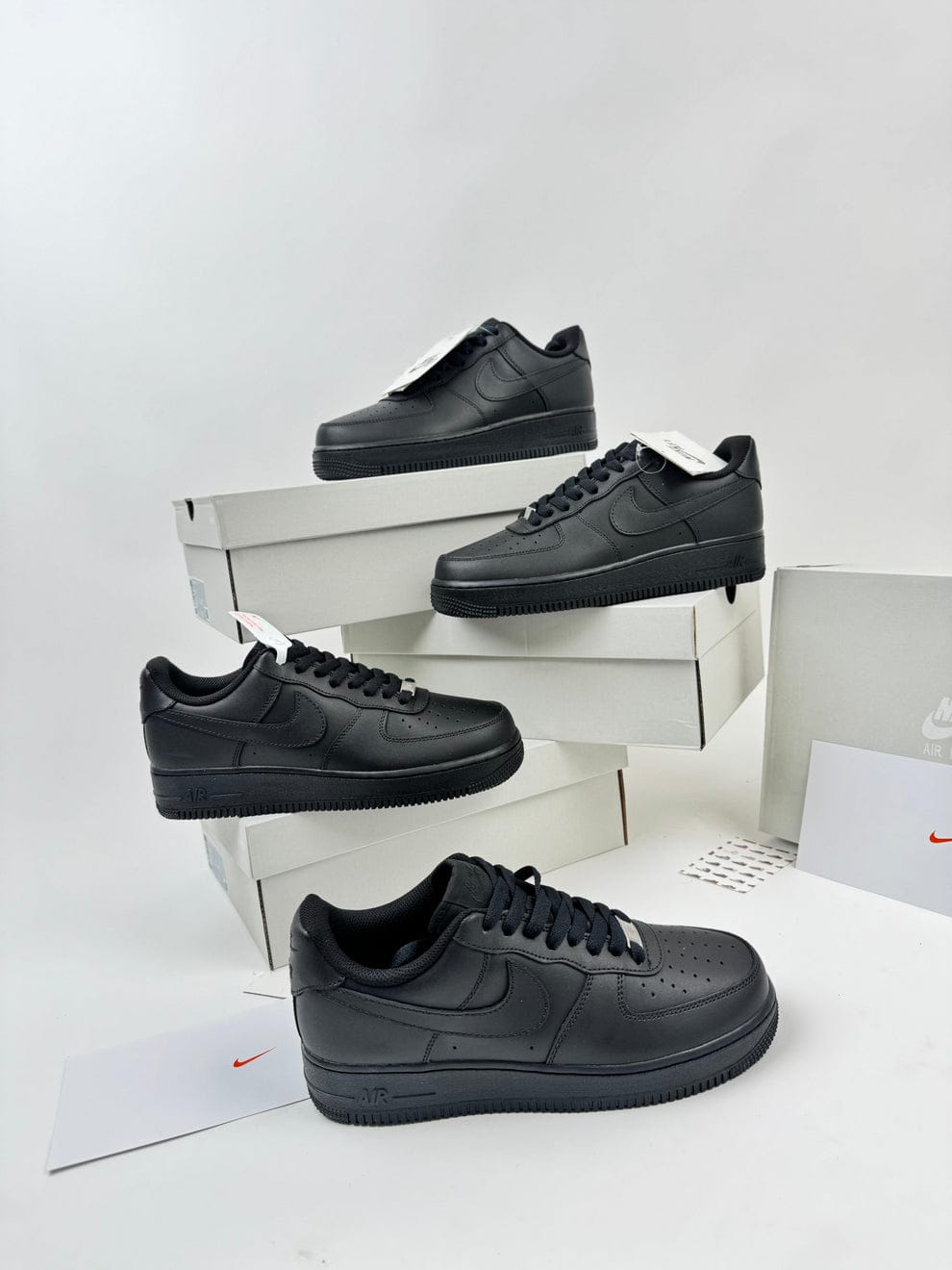 NIKE AIRFORCE 1 - NEGRAS