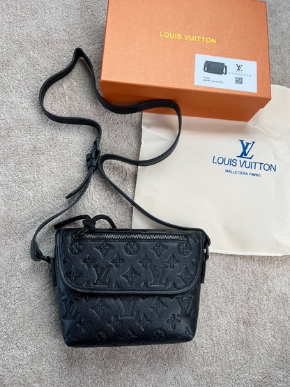 BOLSO HOMBRE - LV- M6