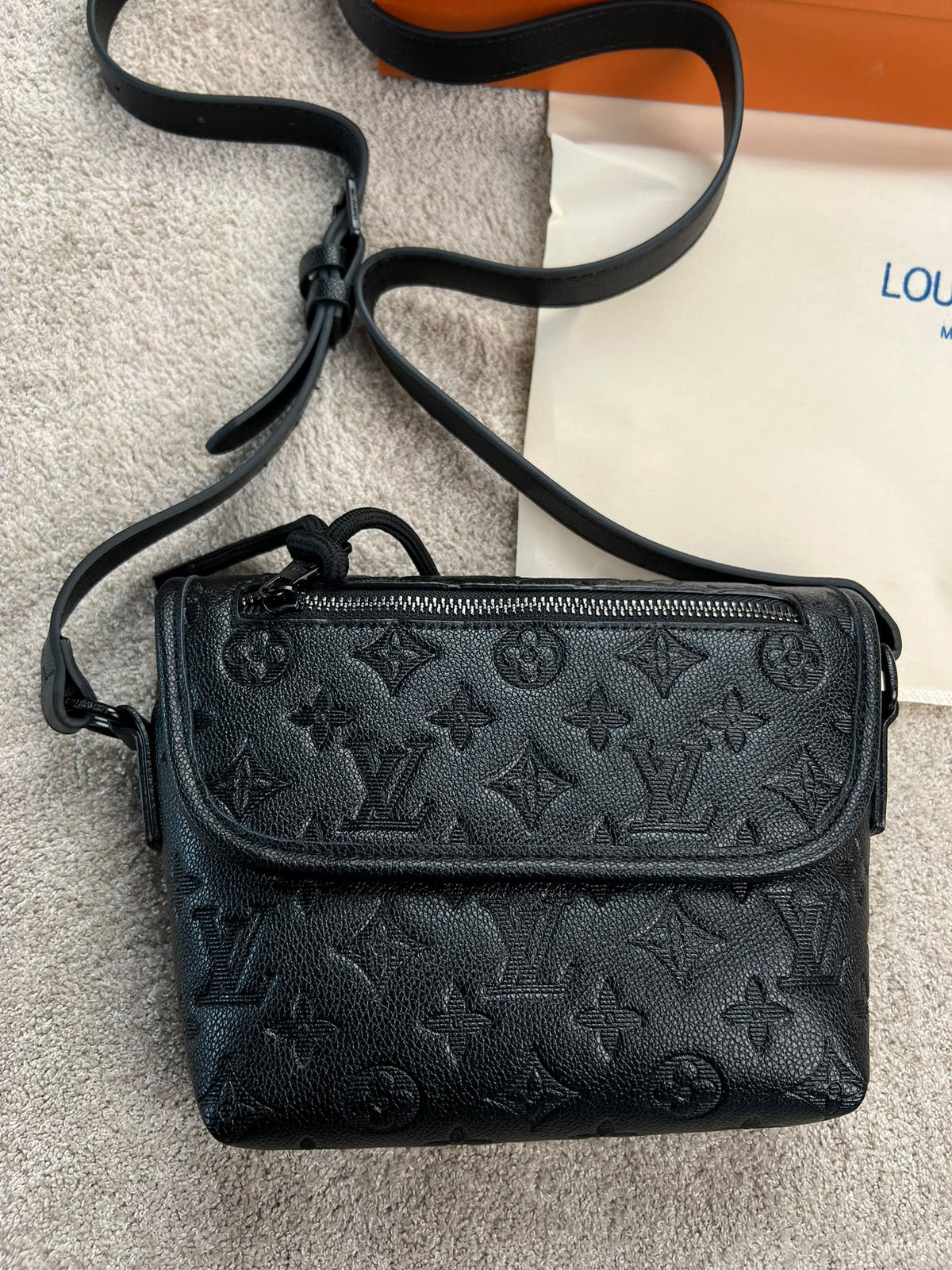 BOLSO HOMBRE - LV- M6