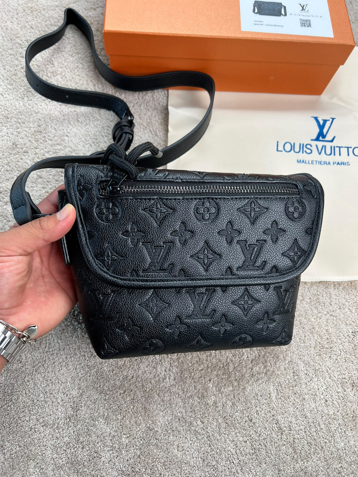 BOLSO HOMBRE - LV- M6