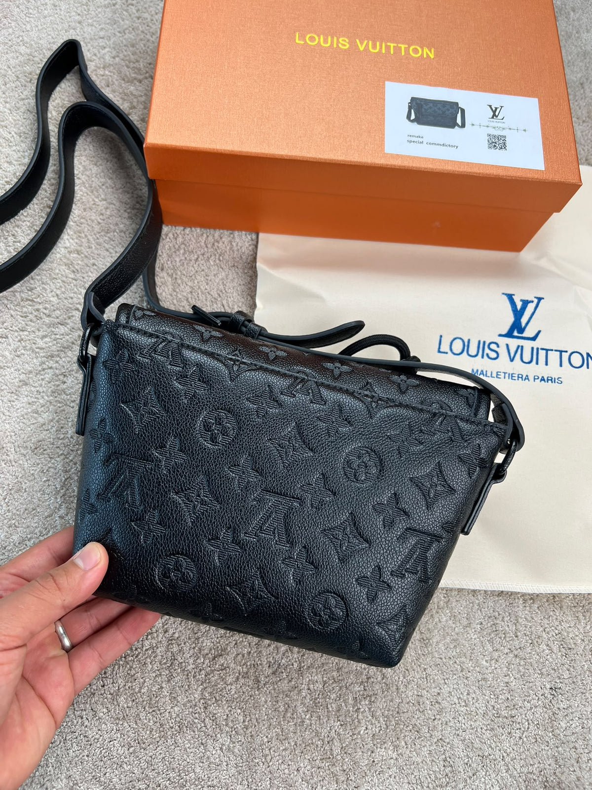 BOLSO HOMBRE - LV- M6