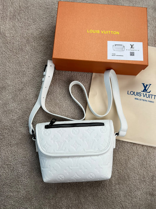 BOLSO HOMBRE - LV- M7