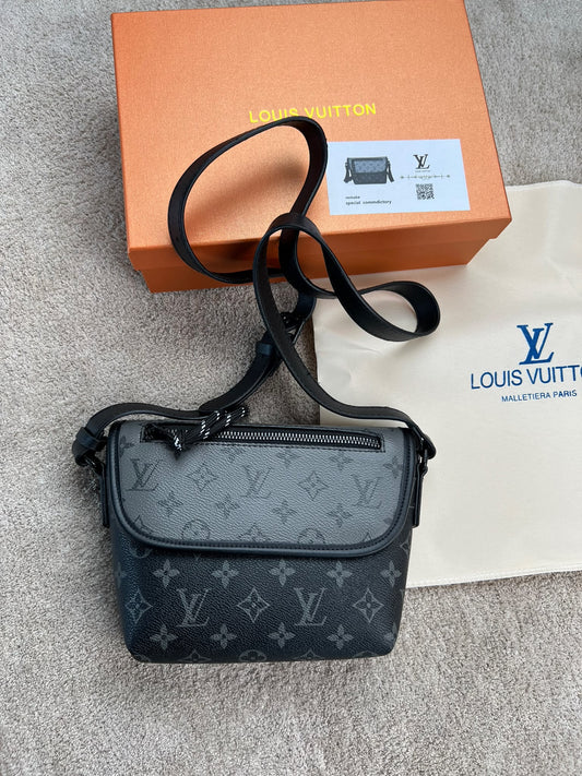 BOLSO HOMBRE - LV- M5